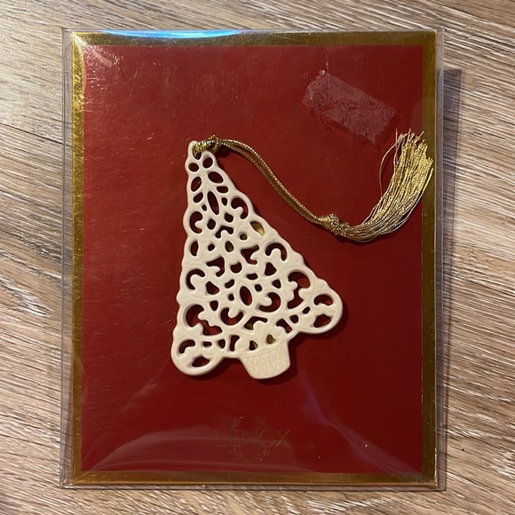 🎄Lenox Pierced Tree Ornament 🎄 - Picture 5 of 7